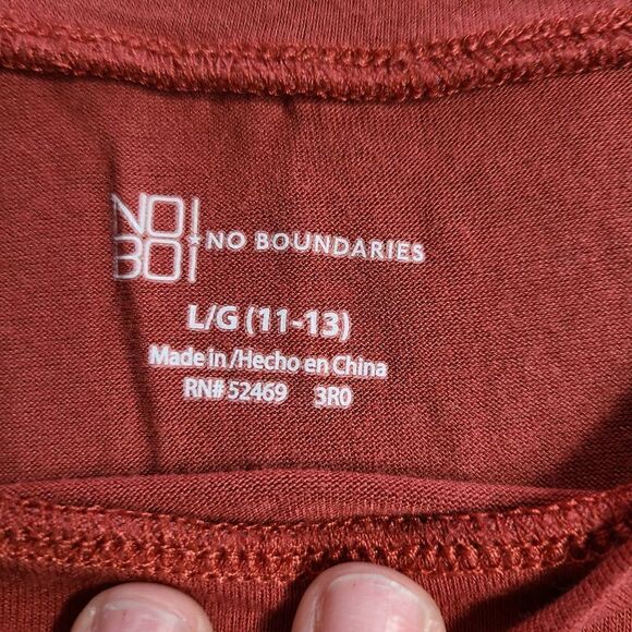 No Boundaries rust tee   - Picture 3 of 5